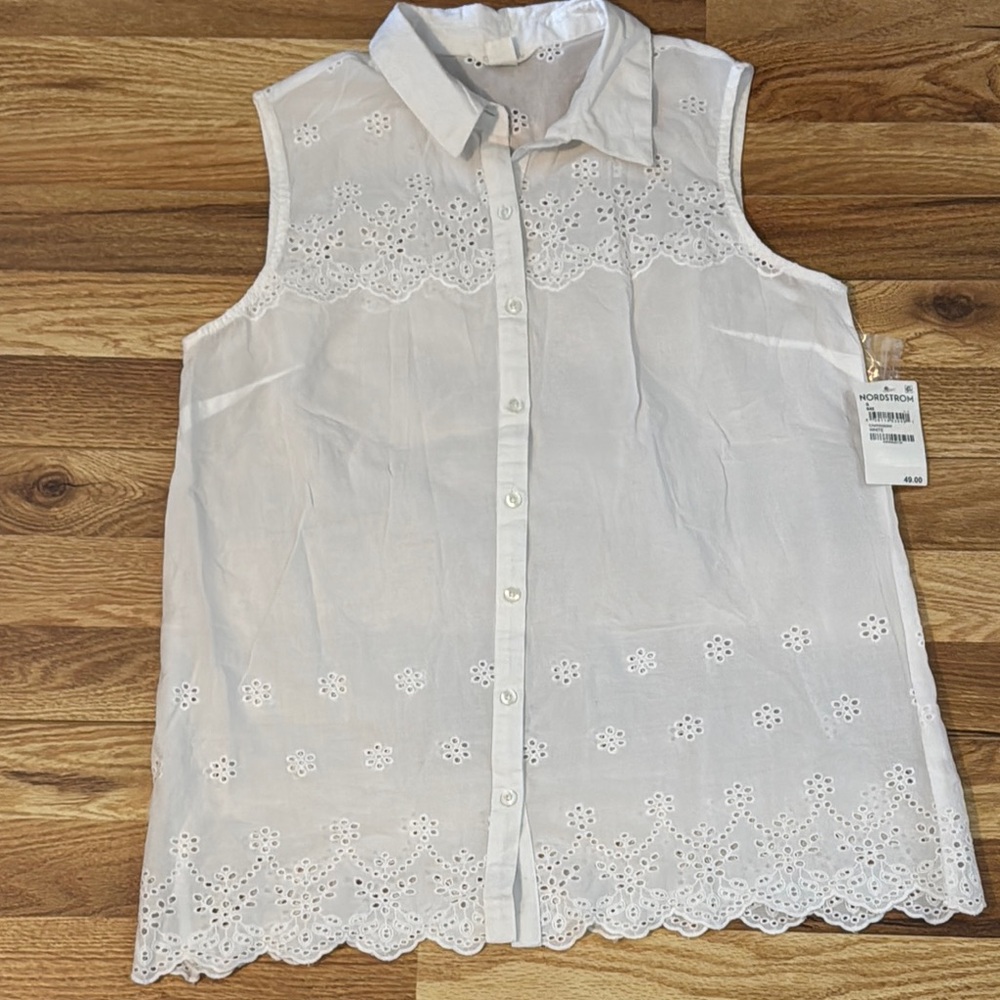 Caslon White Sleeveless Embellished Button Down Shirt